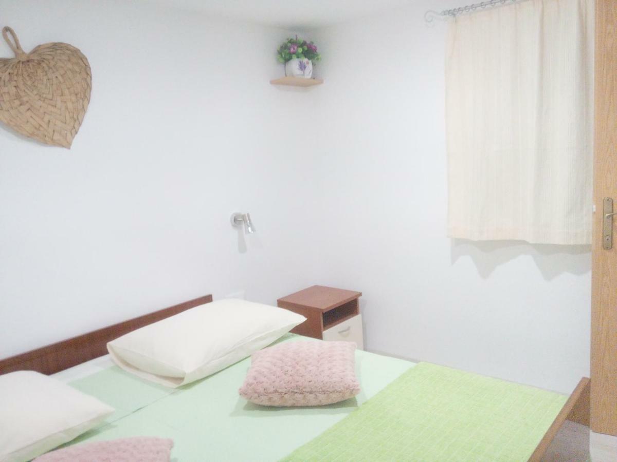 オミシュPavlic 2アパートメント エクステリア 写真